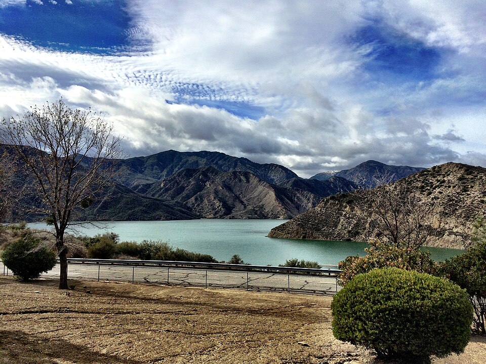 PYRAMID LAKE - LOS ALAMOS CAMPGROUND