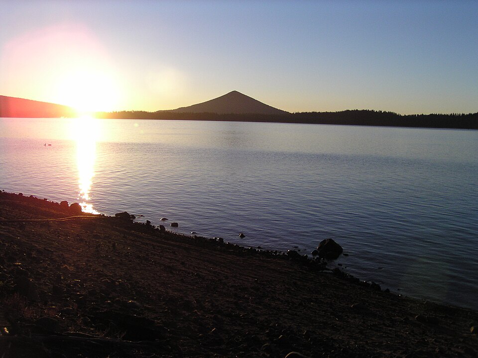 Crescent Lake Campground