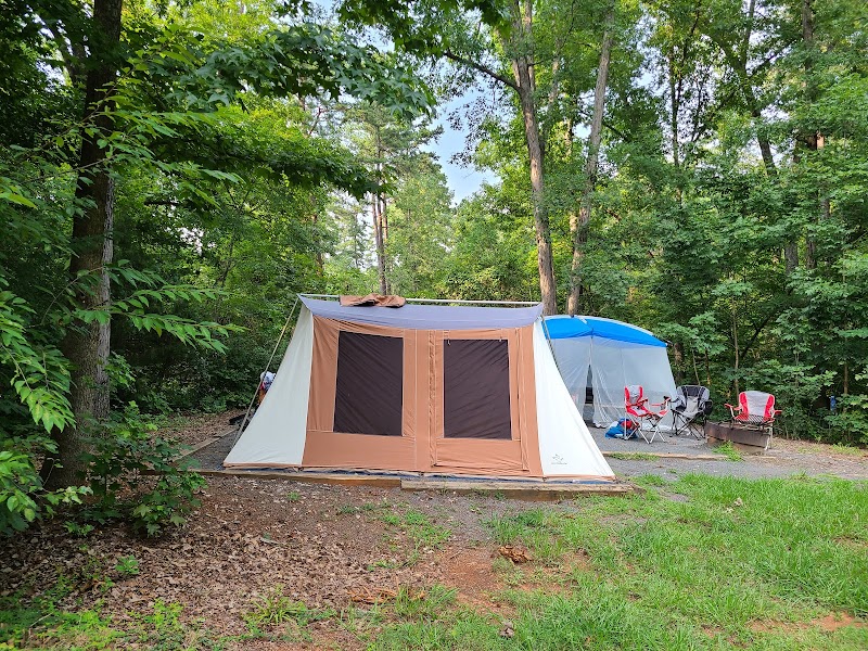 BADIN LAKE CAMPGROUND（北卡罗来纳州）