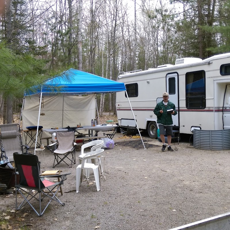 CAMP SEVEN LAKE CAMPGROUND（密歇根州）