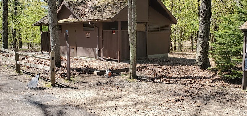 NICHOLS LAKE SOUTH CAMPGROUND（密歇根州）