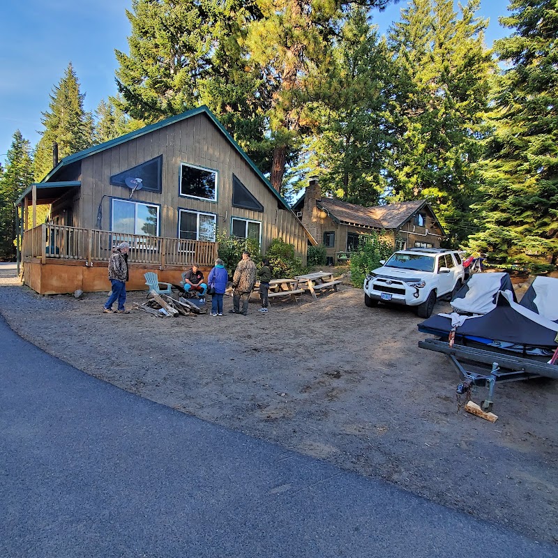Crescent Lake Yurts（俄勒冈州）