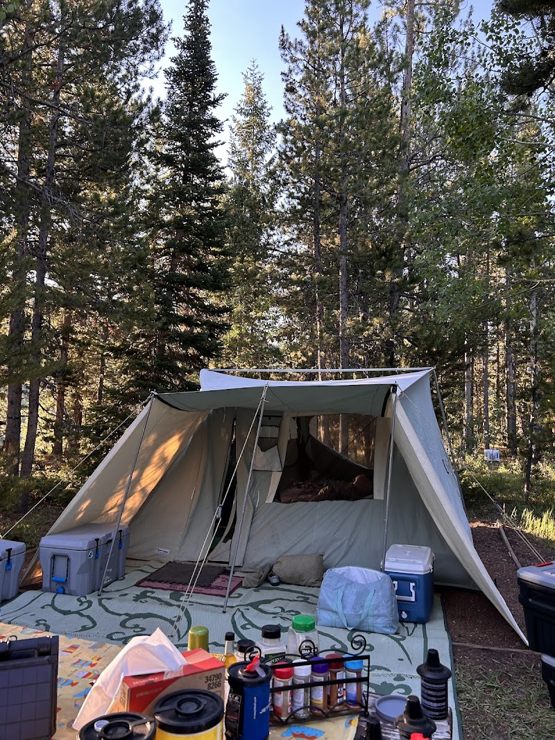 LODGEPOLE AT FLAMING GORGE（犹他州）