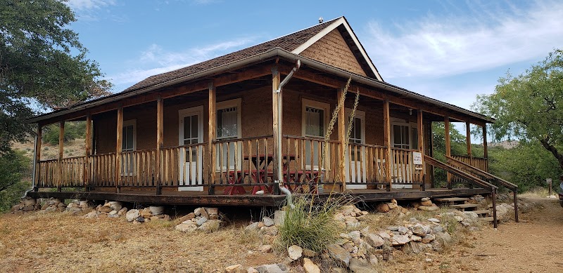 KENTUCKY CAMP CABIN AND HEADQUARTERS BUILDING（亚利桑那州）