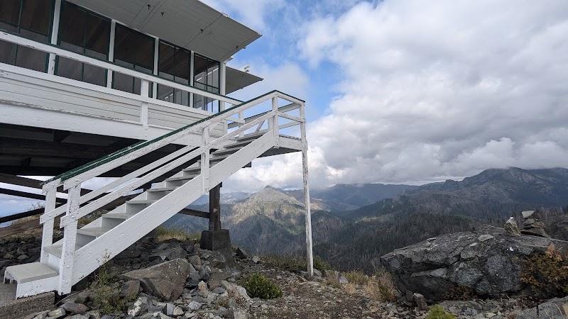 BEAR BASIN LOOKOUT AND CABIN（加利福尼亚州）