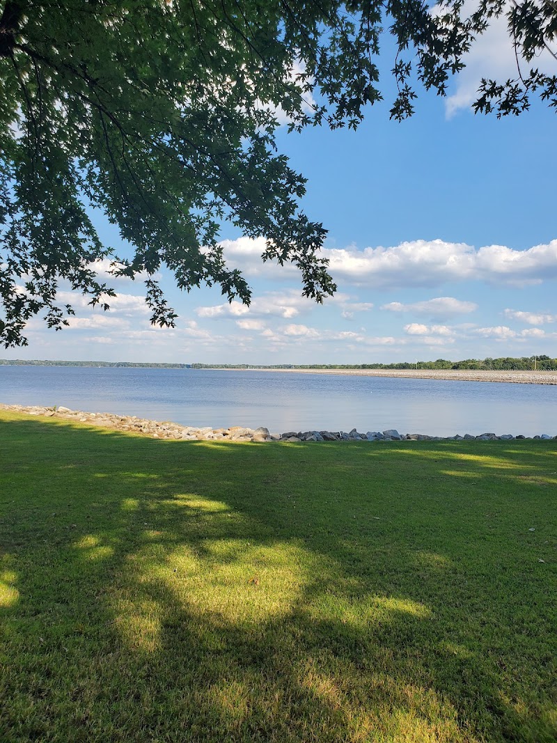 Dam West Overlook Picnic Shelter（伊利诺伊州）
