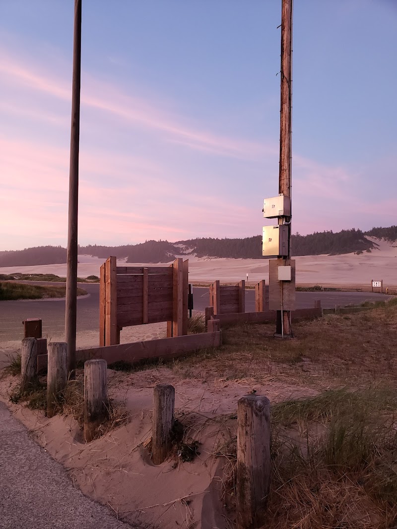 UMPQUA SAND CAMPING（俄勒冈州）