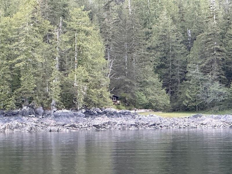 ALAVA BAY CABIN（阿拉斯加州）
