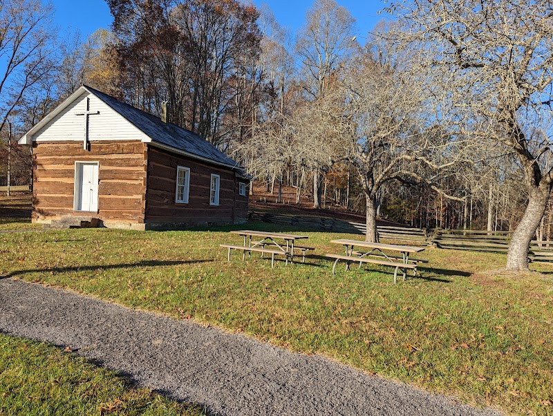 BURNSVILLE LAKE SHELTERS（西弗吉尼亚州）