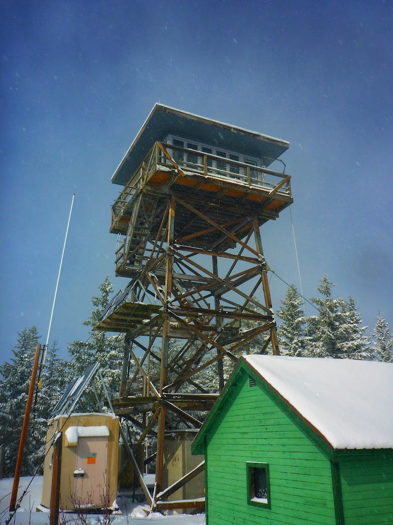 CLEAR LAKE CABIN LOOKOUT