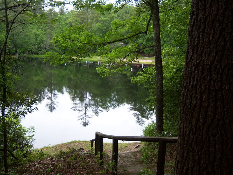 Cliffside Lake Shelters（北卡罗来纳州）