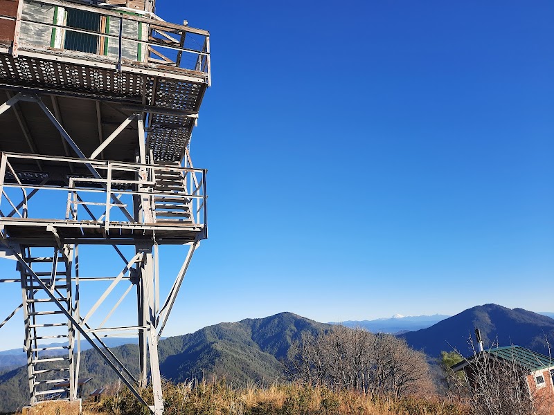 HIRZ MOUNTAIN LOOKOUT（加利福尼亚州）