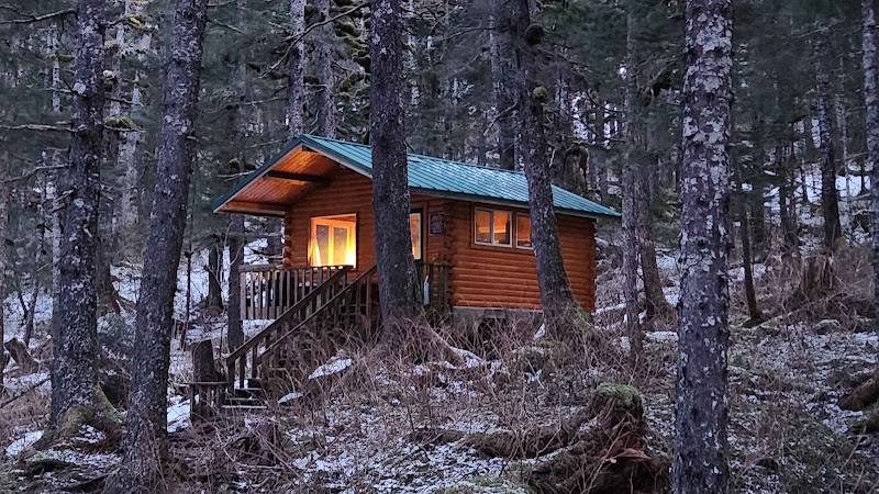 KADAKE BAY CABIN（阿拉斯加州）