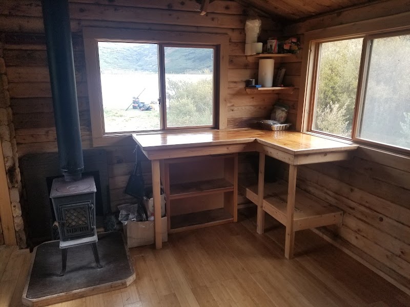 UPPER PARADISE LAKE CABIN（阿拉斯加州）