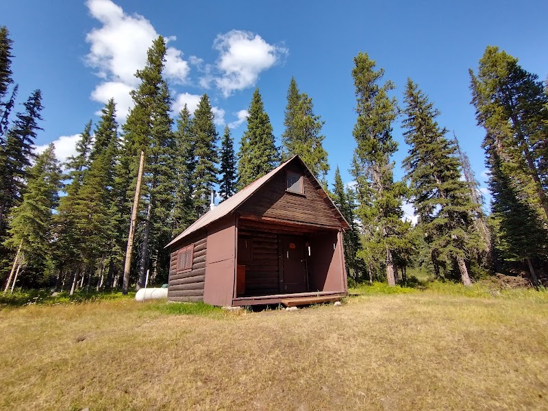 CHALLENGE CABIN（蒙大拿州）