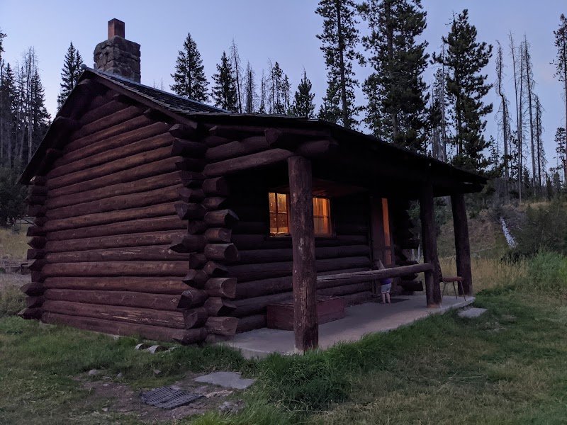 KADING CABIN（蒙大拿州）
