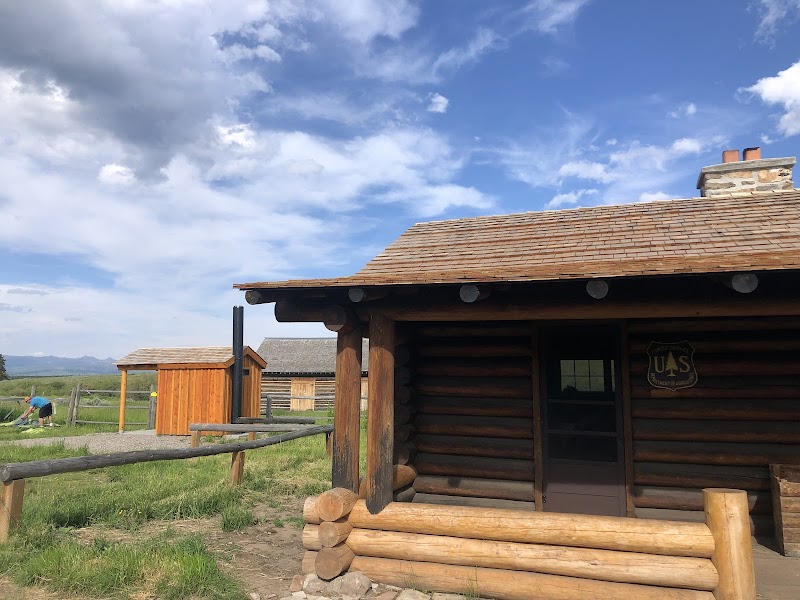 BASIN STATION CABIN（蒙大拿州）