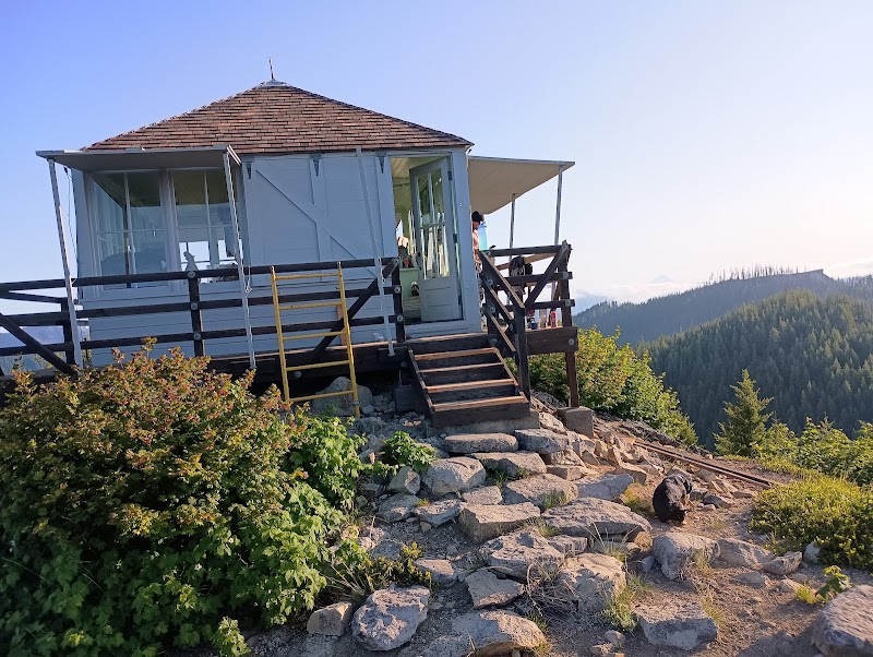 GOLD BUTTE LOOKOUT（俄勒冈州）