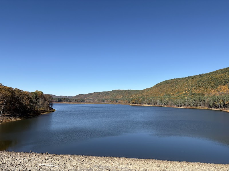 SURRY MOUNTAIN LAKE BEACH（新罕布什尔州）