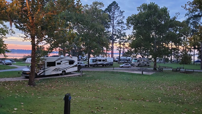 Tom Bevill East Bank Day Use (Aliceville Lake)