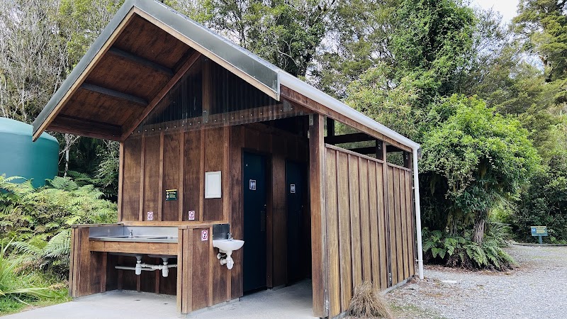 Lake Paringa Campsite